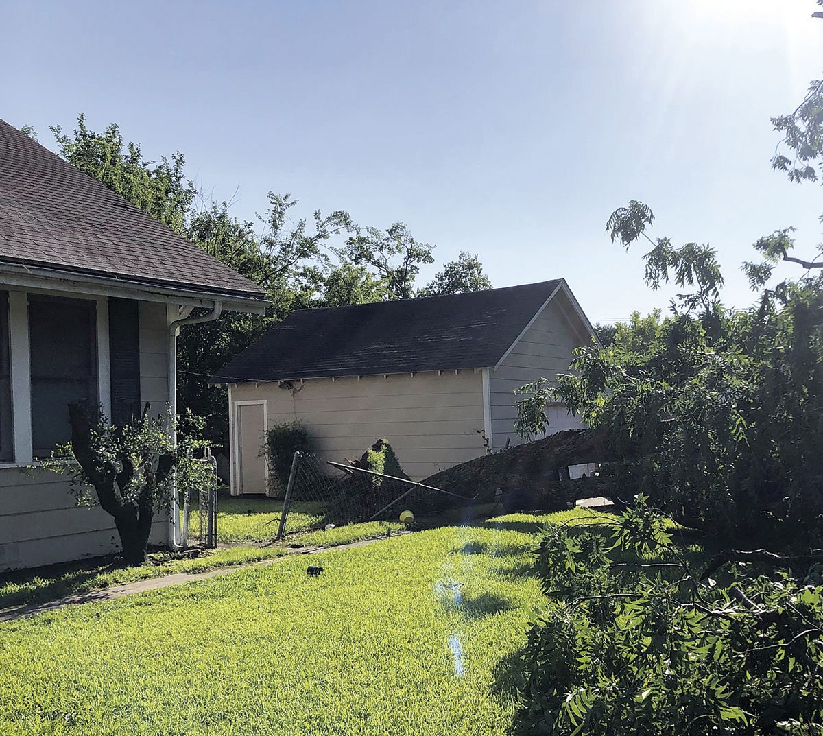 Damage from 85 mph wind, not tornado, weather service says